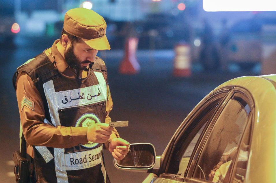 مخالفة عدم حمل رخصة قيادة في السعودية