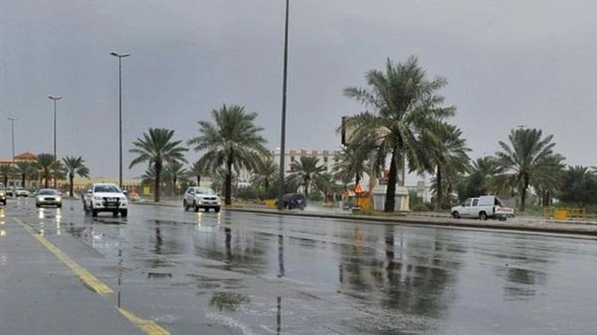  أمطار غزيرة وتساقط للبرد وتستمر حتى فجر الثلاثاء على الرياض